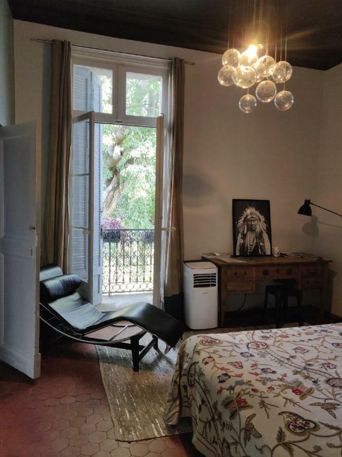 En Ville Et Sous Les Arbres Montpellier Kültér fotó